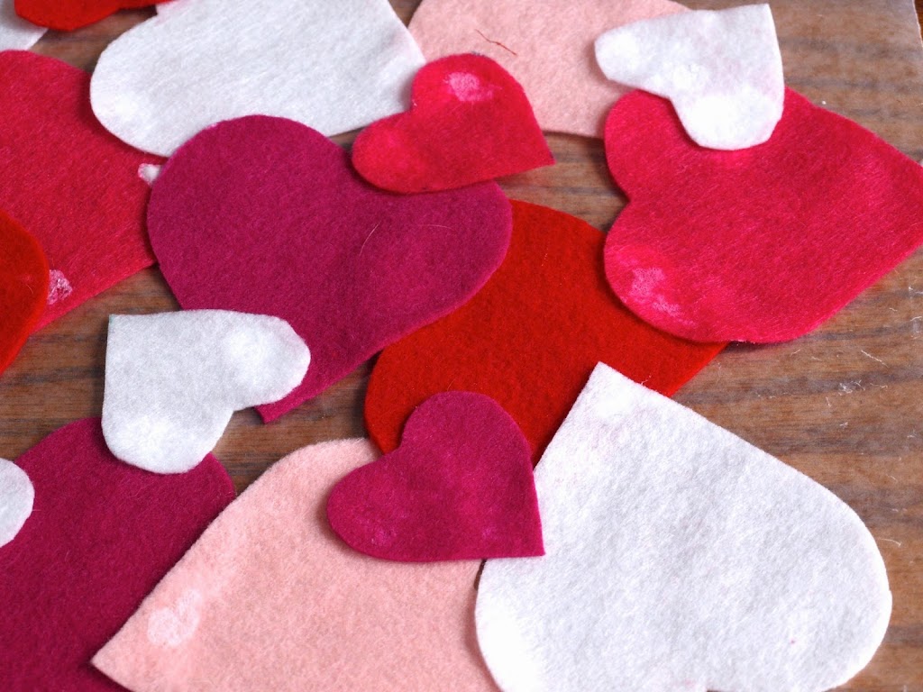 24 Pieces Valentines Felt Hearts DIY Crafts Heart Shape Craft Felt