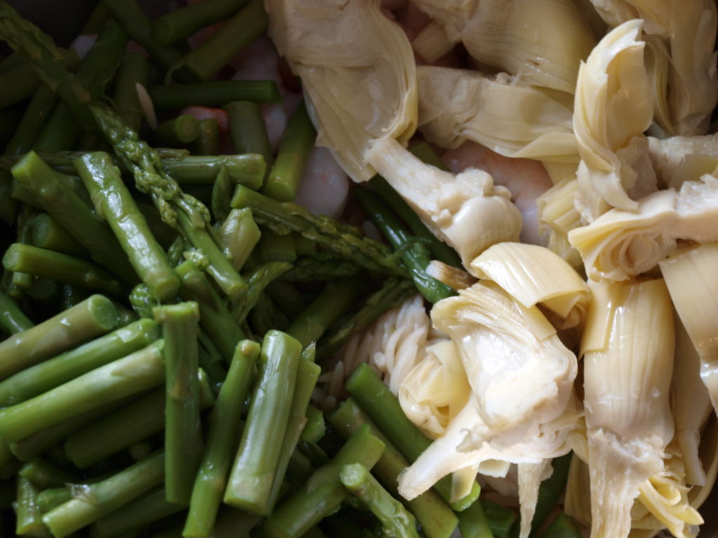 Shrimp and Asparagus Salad - createwithclaudia.com