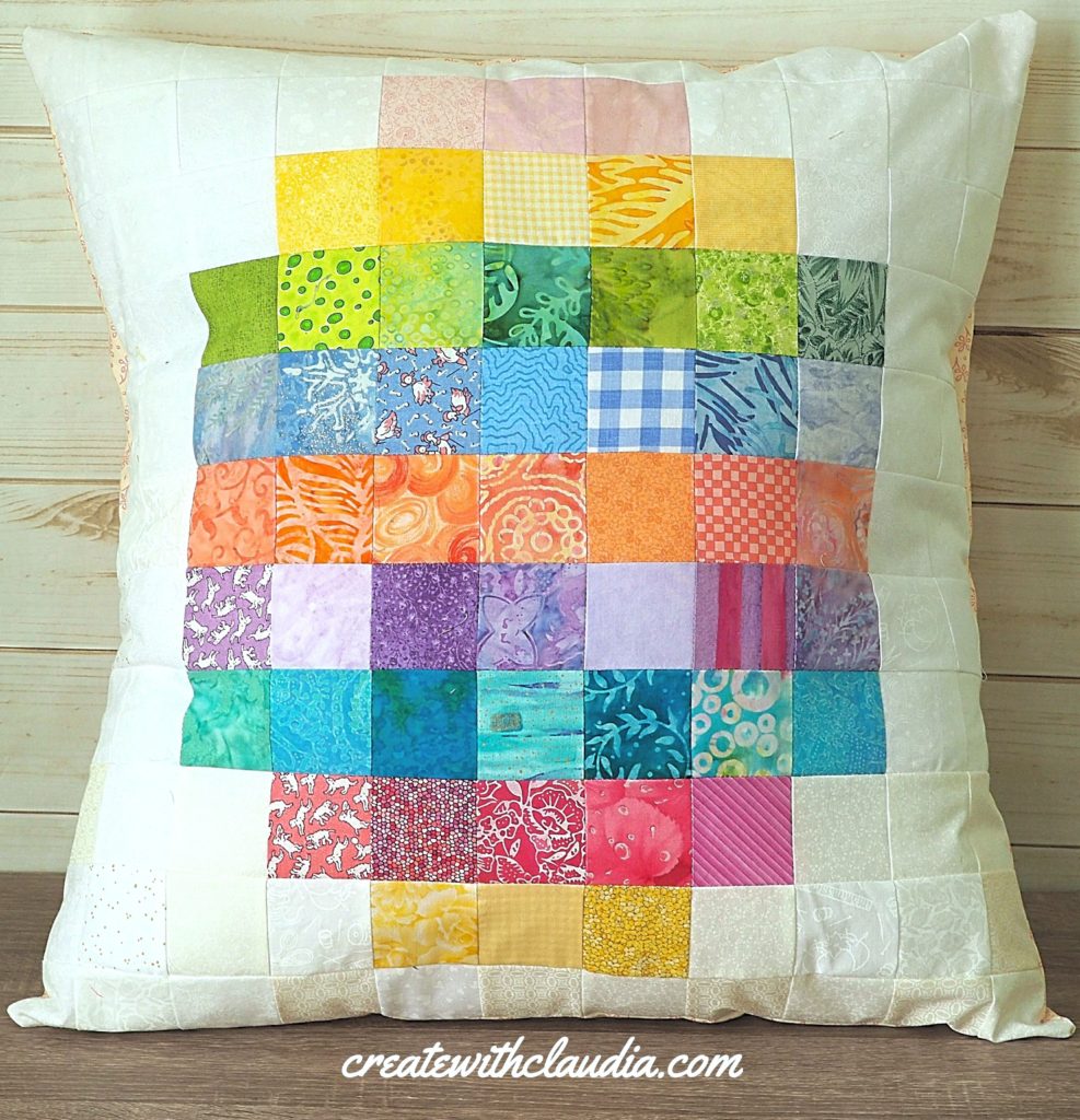 Pixelated Easter Egg Throw Pillow Pattern - createwithclaudia - #eastercraft #sewing