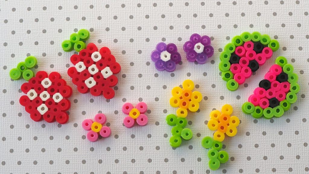 Perler Bead Earring Tutorial - 4 Different Designs #perlerbeads #hamabeads #diytutorial - createwithclaudia.com