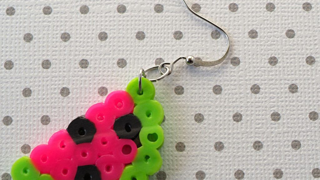 Perler Bead Earring Tutorial - 4 Different Designs #perlerbeads #hamabeads #diytutorial - createwithclaudia.com