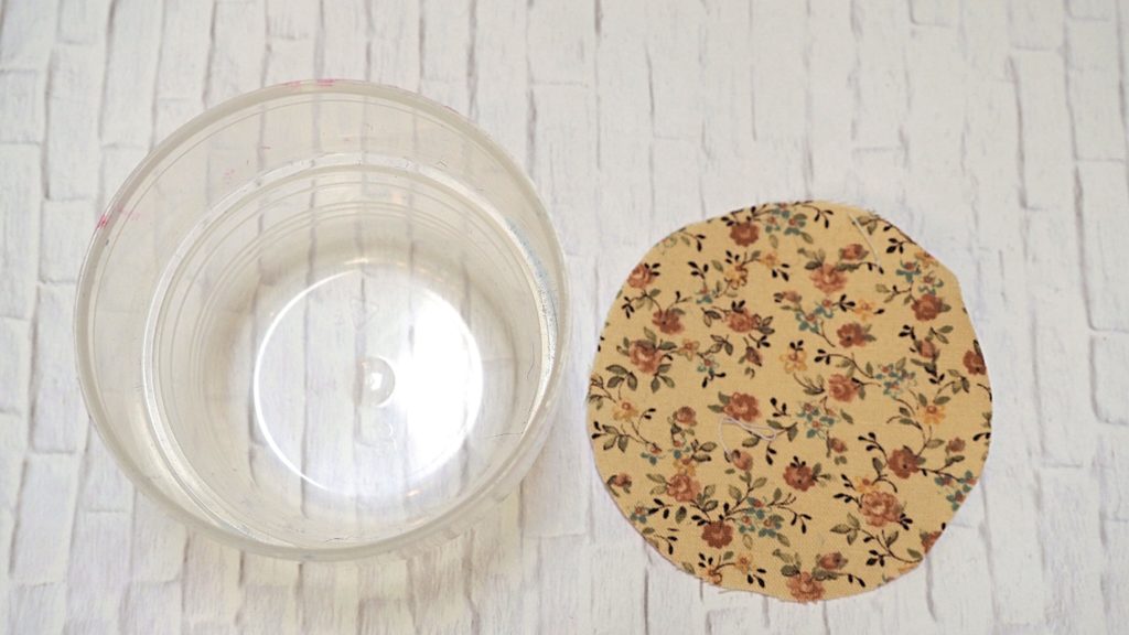20+ Unique Household Items To Use To Make Quilt Appliqué Templates - createwithclaudia - #quilting