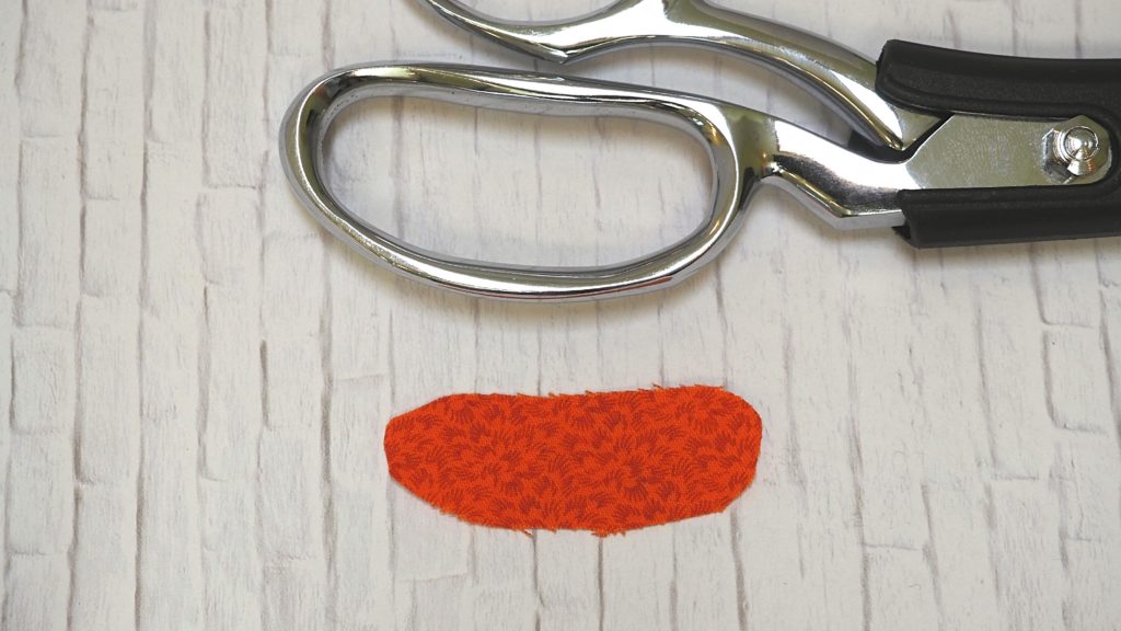 20+ Unique Household Items To Use To Make Quilt Appliqué Templates - createwithclaudia - #quilting
