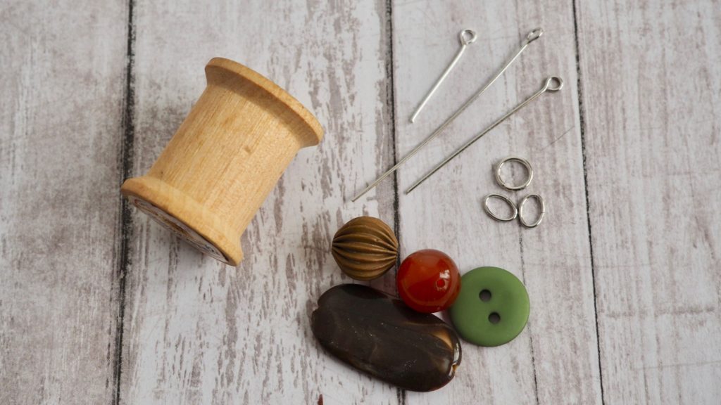 Vintage Wooden Spool and Bead Pendant Jewelry Making Tutorial - createwithclaudia.com