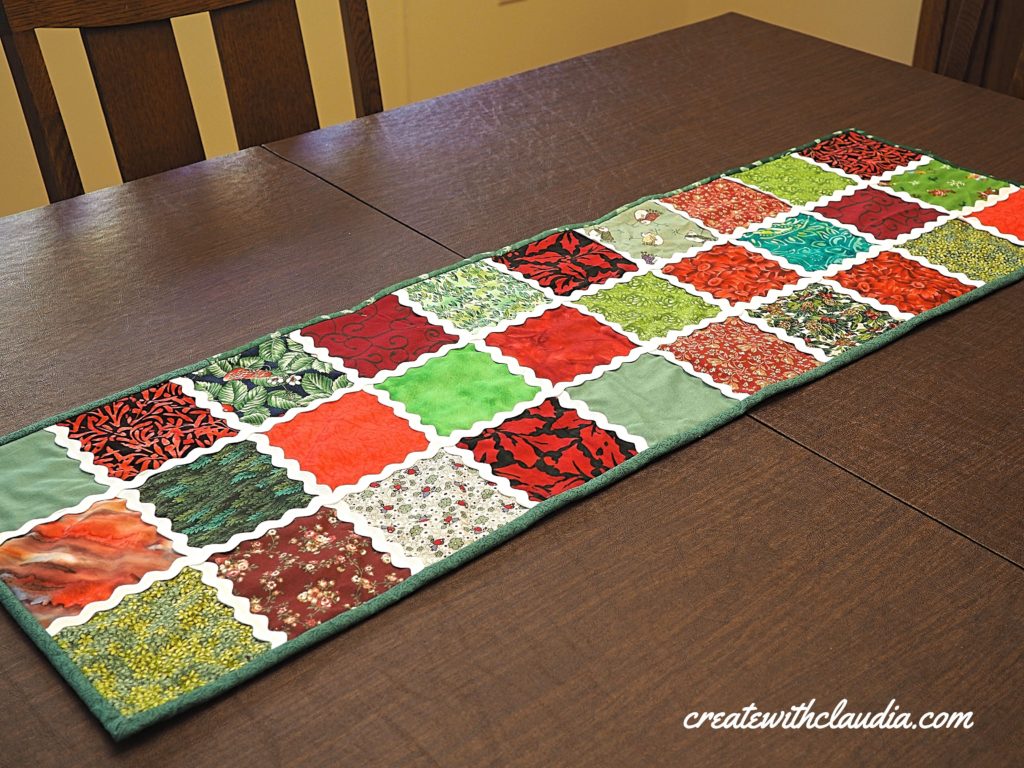 Rick Rack Christmas Table Runner Tutorial