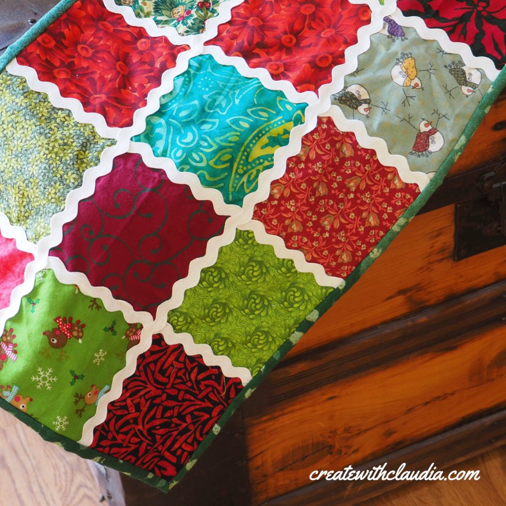 Rick Rack Christmas Table Runner Tutorial