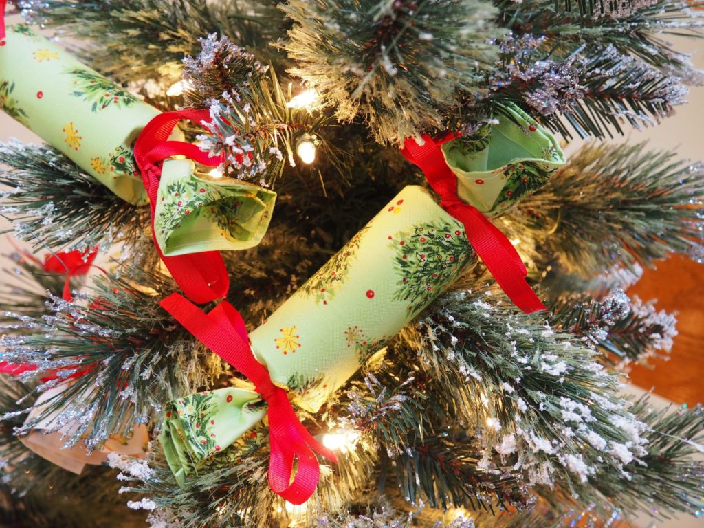 How to Make a Fabric Christmas Cracker