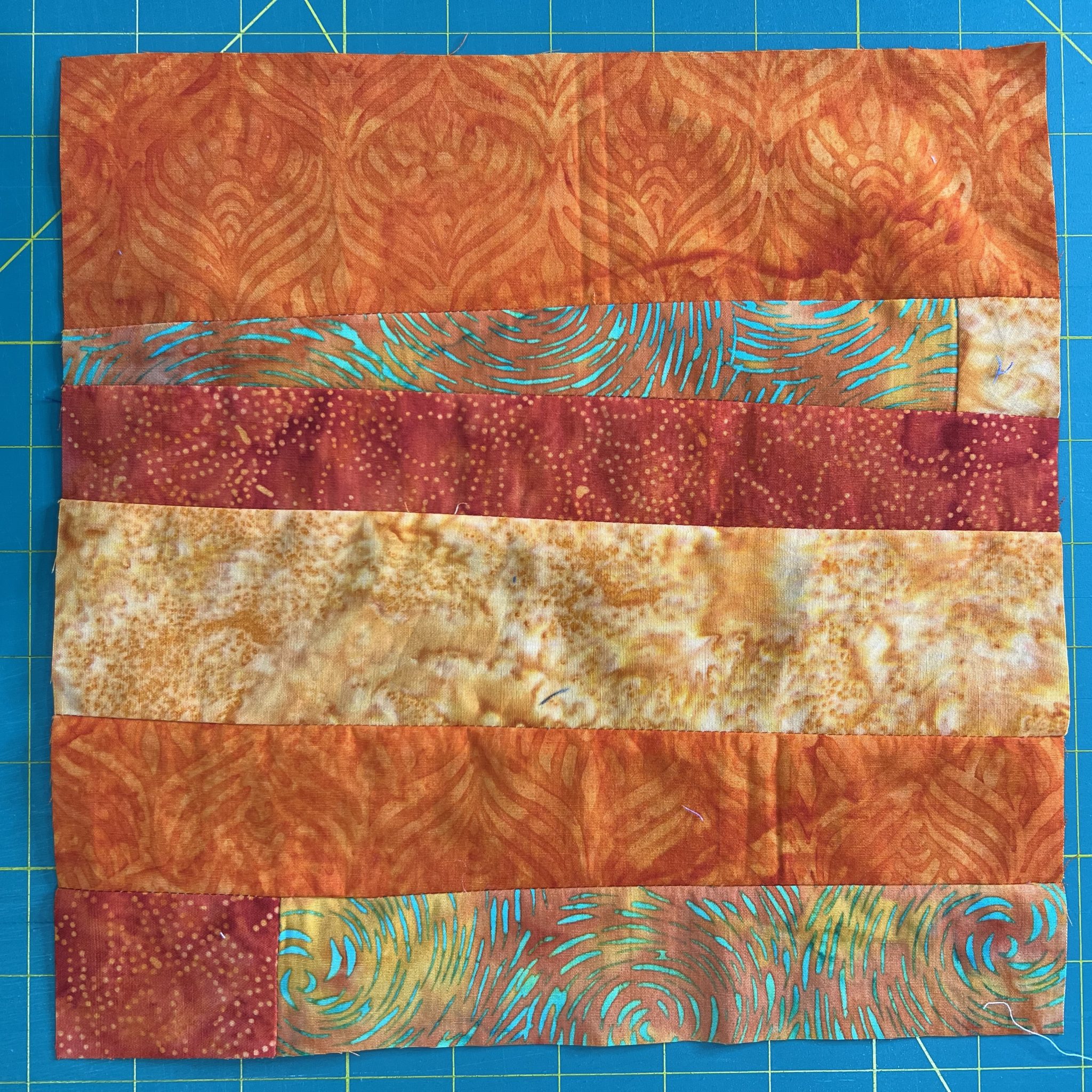 How to Make Improv Monochromatic Strip Quilt Blocks with Scraps