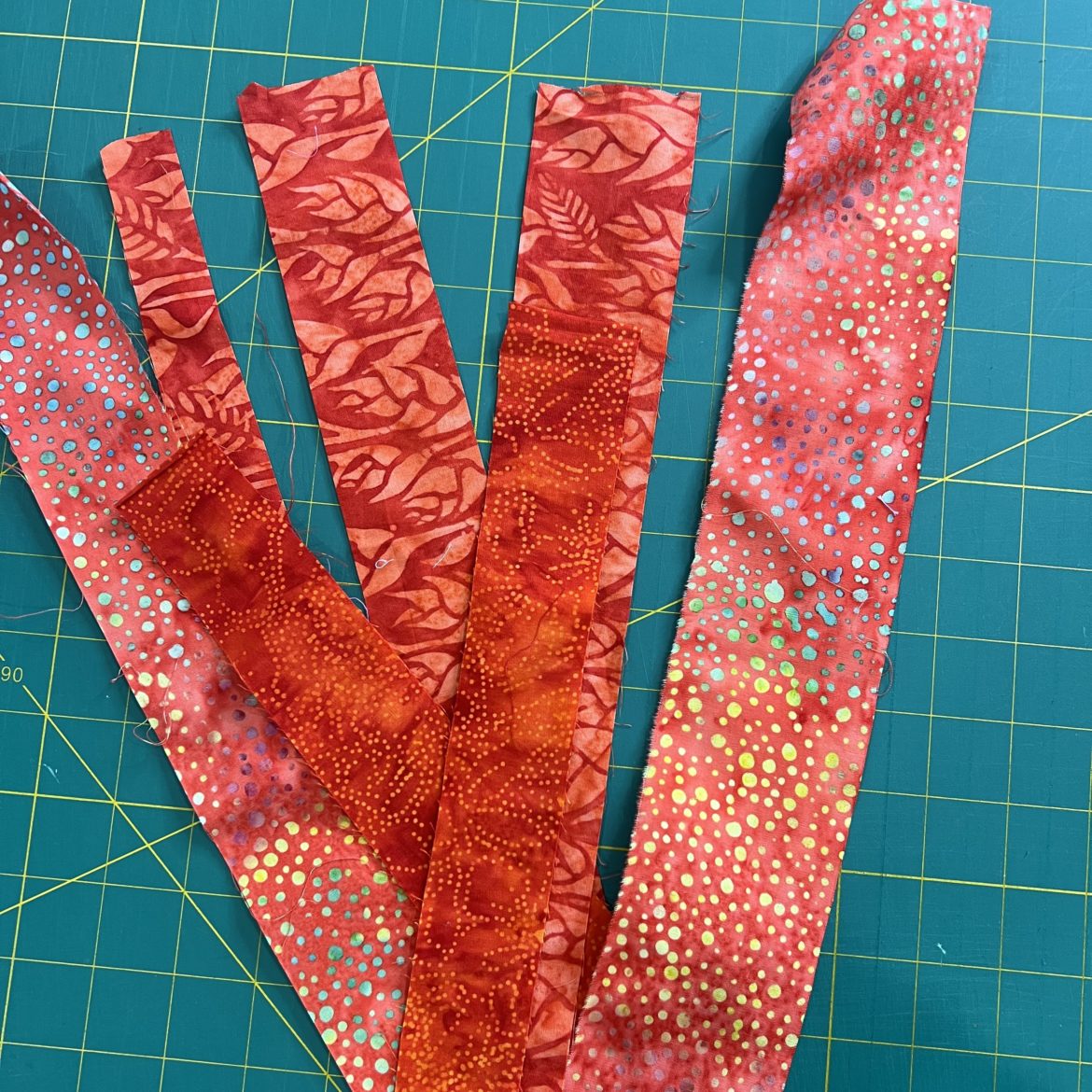 How to Make Improv Monochromatic Strip Quilt Blocks with Scraps