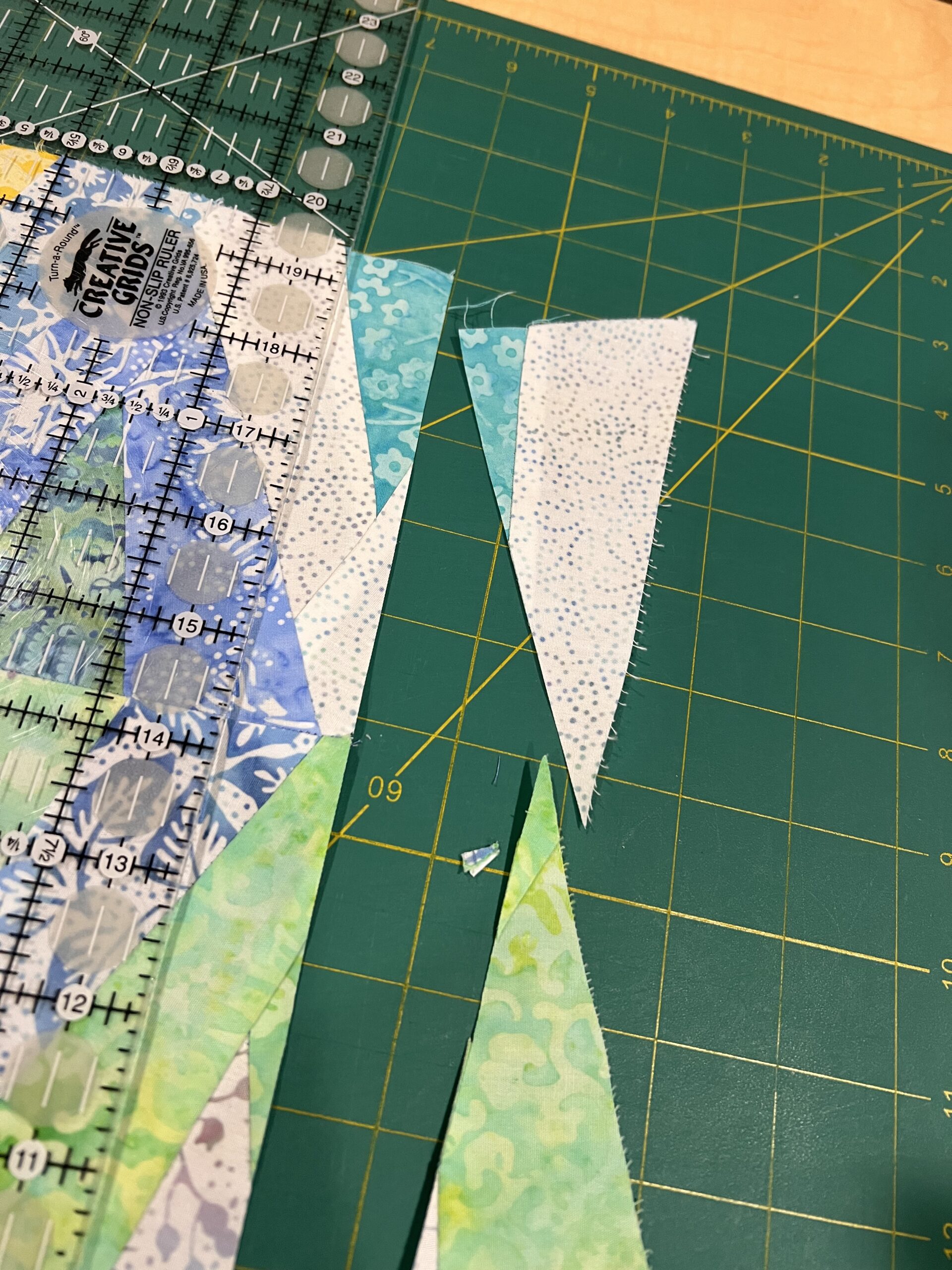 Jeweled Triangles Table Runner - Create with Claudia