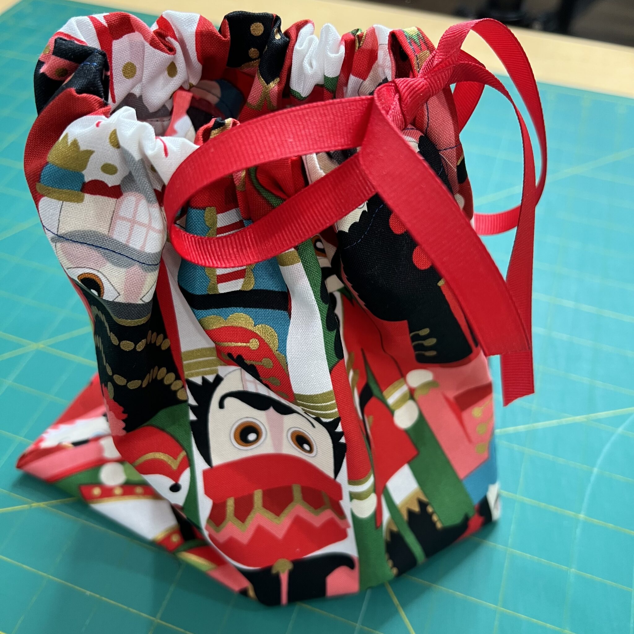 Easy Drawstring Fabric Gift Bag Tutorial - Create with Claudia